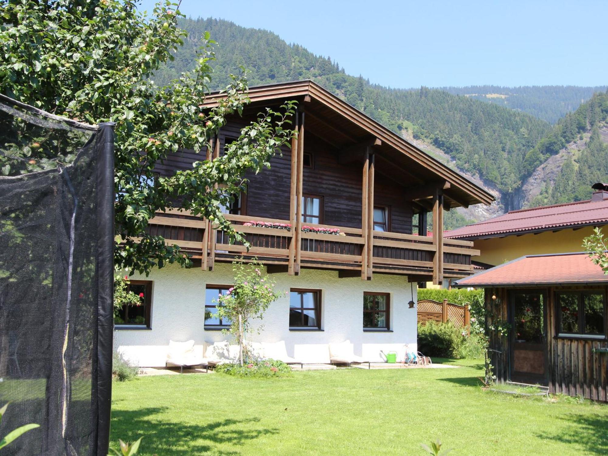 Quaint Mansion Near Ski Bus In Goldegg Esterno foto